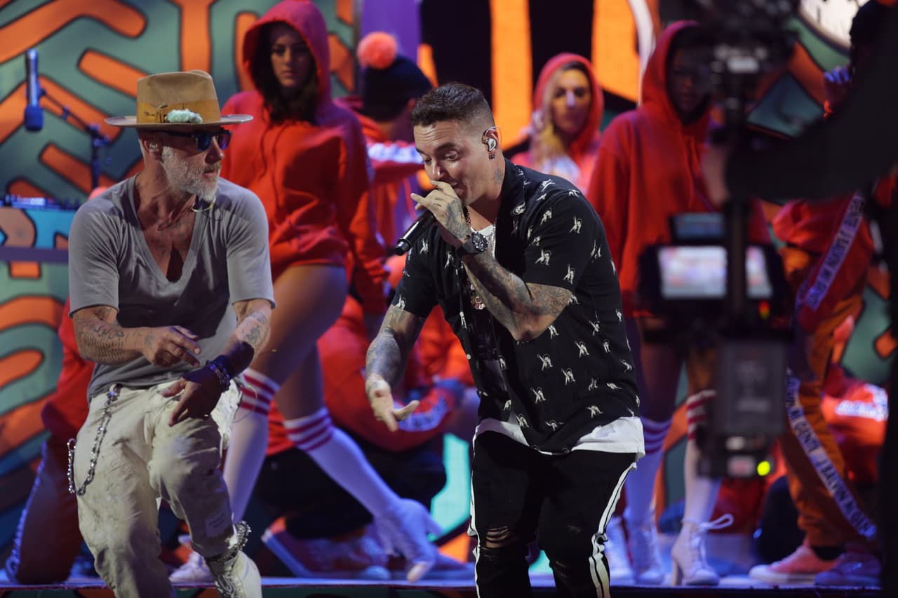 Para este número, J Balvin estará acompañado por su gran amigo Gianluca Vacchi.