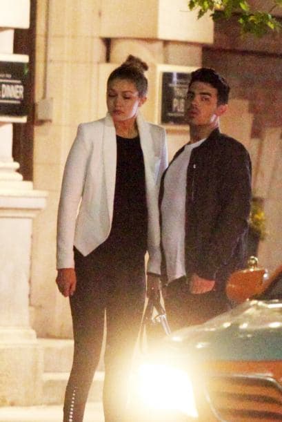 ¡Te estamos vigilando! Aún no eres su galán, así que mucho cuidadito.