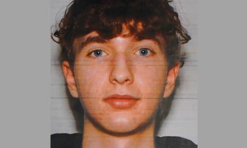 Jonathan Douglas Sapirman, de 20, el atacante abatido por un civil en el centro comercial Greenwood Park, en Greenwood, Indiana.