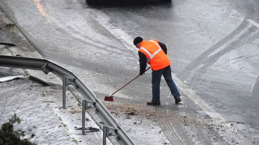 Hielo negro: así se transforman en minutos las carreteras durante las tormentas de nieve
