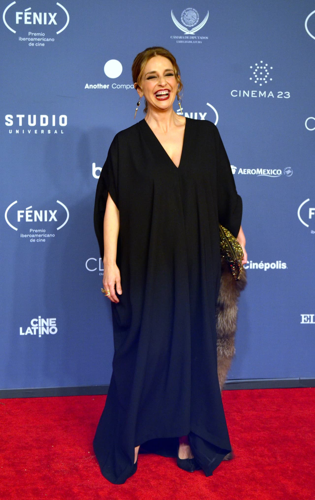 <b><a href="http://www.univision.com/temas/claudia-ramirez">Claudia</a></b> será la esposa de 
<b><a href="http://www.univision.com/temas/eduardo-santamarina">Eduarado Santamarina</a></b>, por lo que nos podemos imaginar que ella también tendrá toques de maldad. ¿Te gusta la pareja que conforma este par de actores?