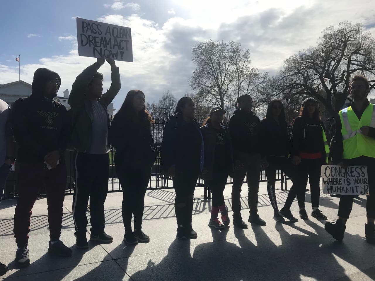 Un grupo de 11 inmigrantes caminó desde Nueva York hasta Washington para exigir una solución para los dreamers.