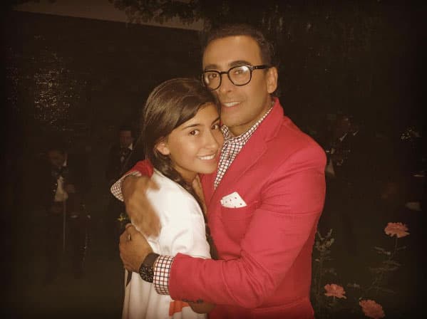 Paola es hija del actor y conductor Adal Ramones, es muy notorio su gran parecido físico.