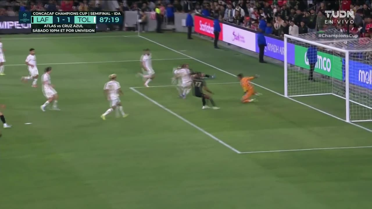 ¡Gran acción defensiva de López y la defensa de Toluca se impone!