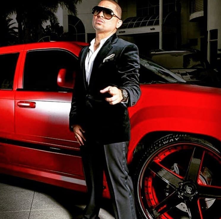 El cantante había sido acusado de secuestro y agresión por un empresario y otras supuestas víctimas.