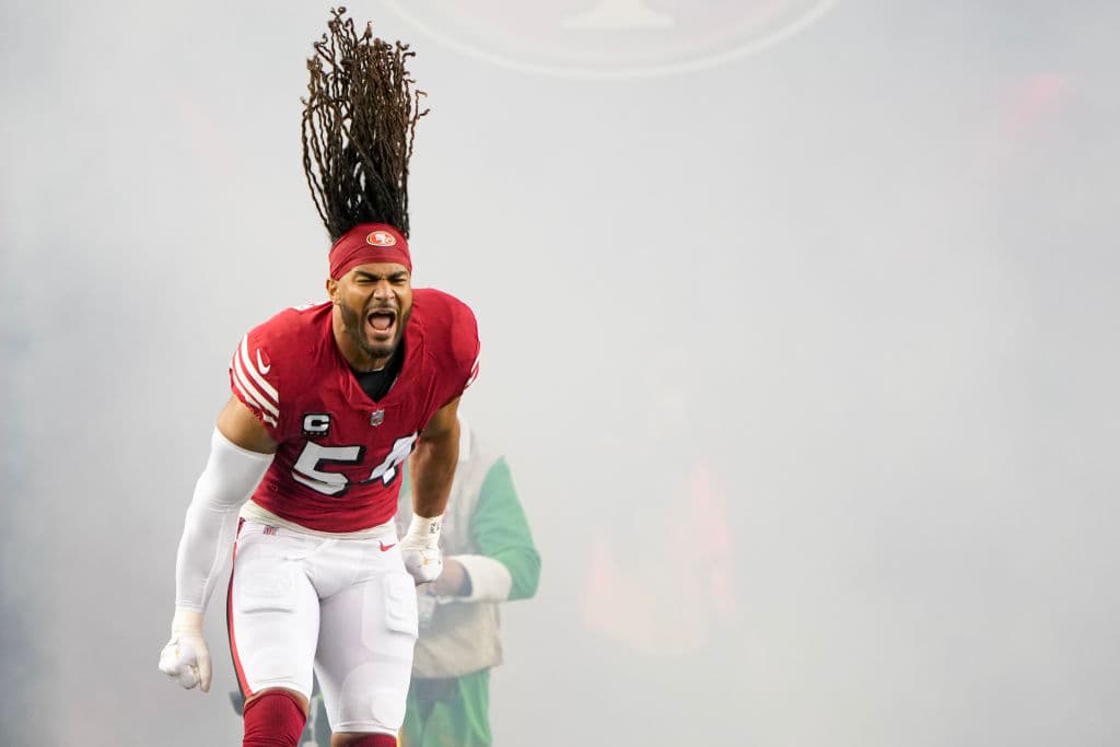 El linebacker ha sido parte del equipo de los 49ers desde el draft de la NFL en 2018 y se ha destacado como uno de los baluartes de la defensiva. Su habilidad para leer el juego, su velocidad y su agresividad en el campo lo han convertido en un jugador clave para el éxito de su equipo.