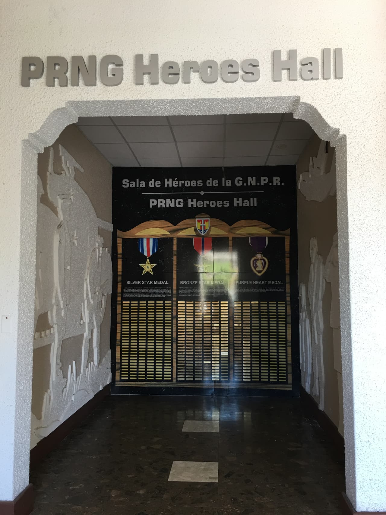 Es mujer, madre de cuatro hijos, esposa y fiel servidora de las fuerzas armadas. Es la primera mujer hispana, nacida y criada en Puerto Rico, en llegar a ocupar el prestigioso puesto. Su misión es continuar rompiendo la brecha y aumentar la presencia de mujeres en la milicia y posciones de poder.