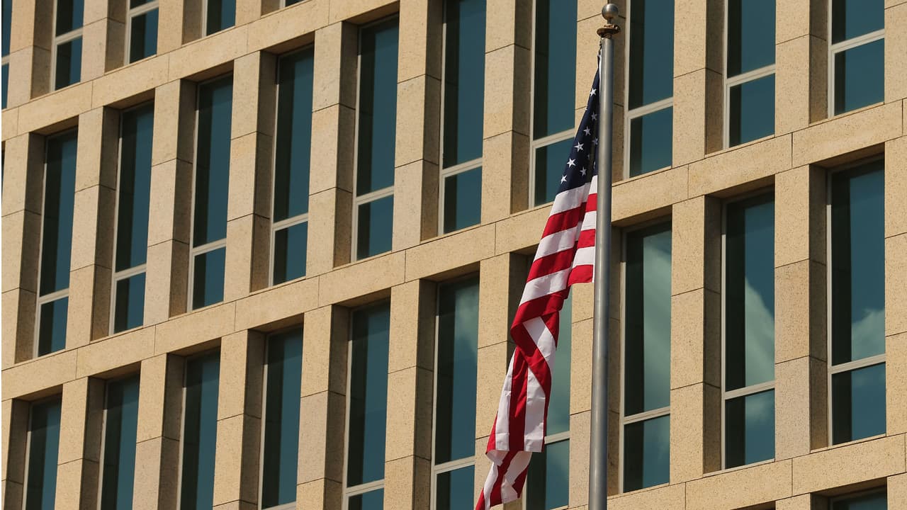 EEUU evalúa cerrar su embajada en Cuba tras el presunto ataque acústico a diplomáticos