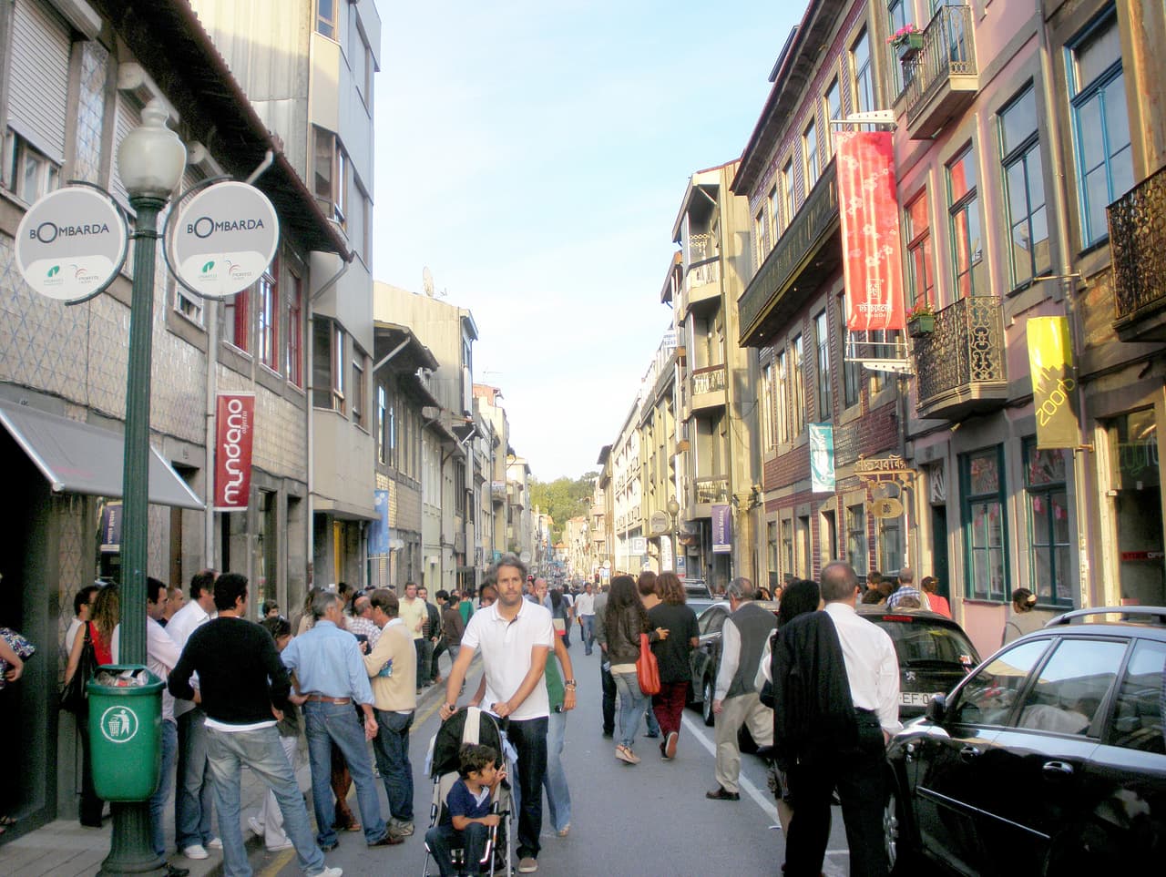 <b>Puesto 20. Rua de Miguel Bombarda, Oporto</b>
<br>
<br>“Hay una gran cantidad de calles geniales en el Barrio de las Artes de Oporto, Portugal, pero la Rua de Miguel Bombarda puede ser la más atrevida de todas”, explica Time Out.
<br>
<br>La calle alberga las galerías más elegantes de la ciudad, restaurantes especializados en comida portuguesa y tiendas de arte y diseño de interiores. 
<br>
<br>Para realizar este ranking, los expertos de Time Out interrogaron a más 27,000 personas de decenas de ciudades del mundo, enfocándose en la gastronomía, la diversión, la cultura y la comunidad. 
<br>