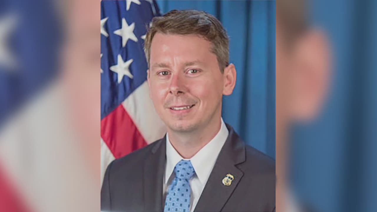 ¿Cuáles fueron las falsedades que llevaron a un portavoz de ICE a renunciar a su puesto?