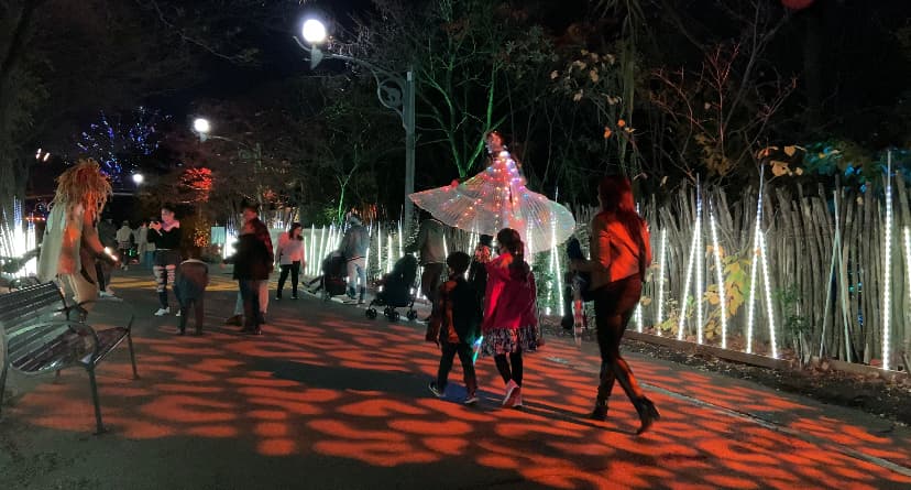 Habrá comida de temporada, artistas, chocolate caliente y bebidas para adultos.