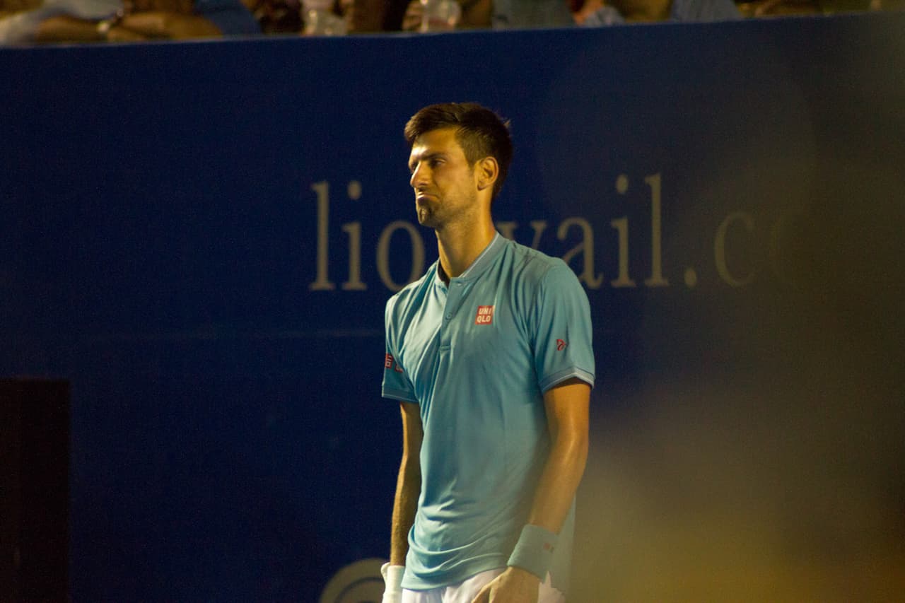 Nick Kyrgios eliminó al favorito del Abierto Mexicano, el serbio Novak Djokovic, número dos en la siembra de la ATP. El australiano dio una demostración de potencia y precisión con su saque que se tradujo en 25 aces para acceder a las Semifinales.