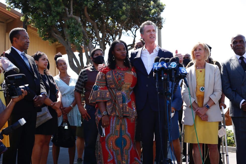 De acuerdo con Hahn en un comunicado anterior, con esta acción "tenemos la oportunidad no solo de corregir un error que sucedió en nuestros propios patios traseros, sino también de ser un ejemplo para el resto de la nación sobre cómo los gobiernos pueden comenzar a actuar ahora para corregir injusticias históricas".