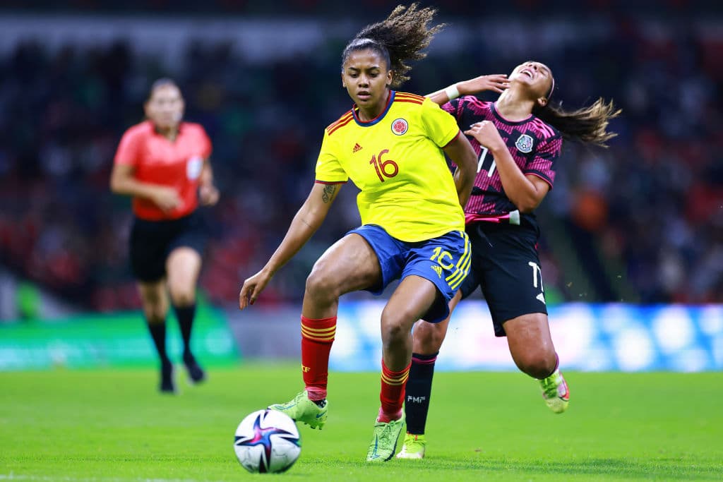 México sabe aprovechar a localía y con anotaciones de Maria Sánchez y Maricarmen Reyes, las locales vencen 2-0 a las seleccionadas colombianas.