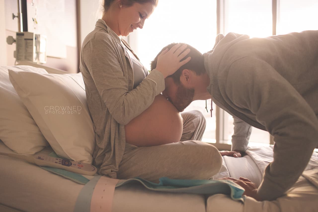 Tanto el ser madre como el asistir a otras con sus partos (también es doula) le ha dado una habilidad especial para identificar momentos únicos. “A primera vista no es una foto que te quita el aire, es más bien lo que representa”.
<br>