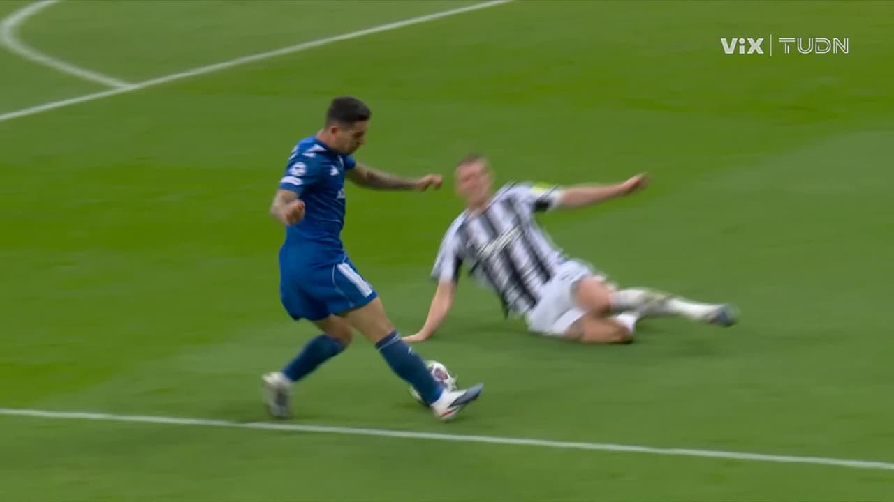 ¡CON SUSPENSO! Jafarguliyev anota en el contrarremate de un penal