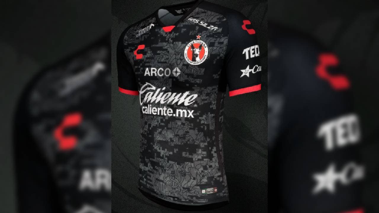 Tijauna decidió inovar, y dejaron atrás el clásico rojo que portaban en la perrera a utilizar un color negro bajo el lema de 'evolución'.