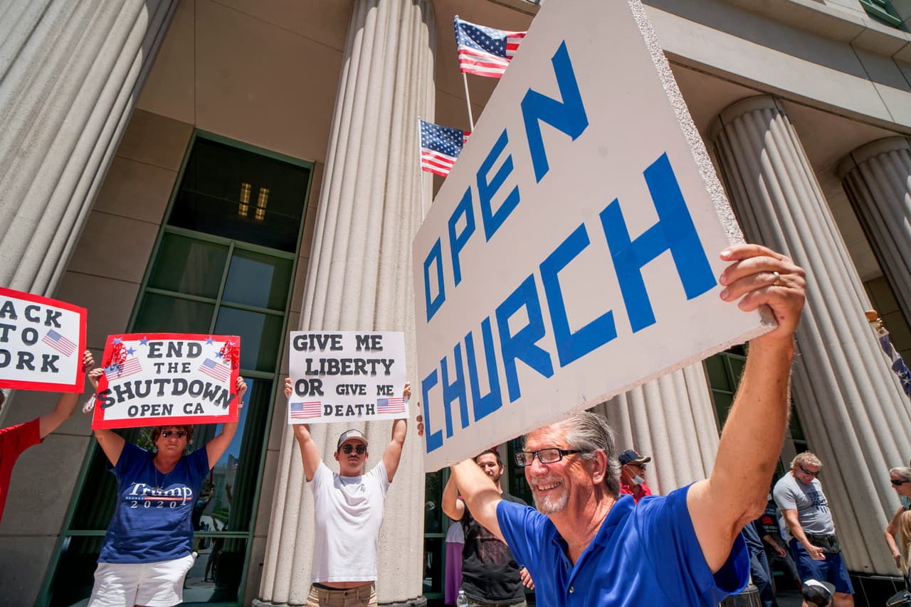 Numerosos pastores y obispos de diferentes denominaciones cristianas en California se comprometieron a reabrir sus iglesias el próximo 31 de mayo, con o sin la bendición del gobernador 
<a href="https://www.gov.ca.gov/" target="_blank">Gavin Newsom</a>, en momentos que la cifra de contagios de coronavirus en el estado rebasó las 3,000 muertes.