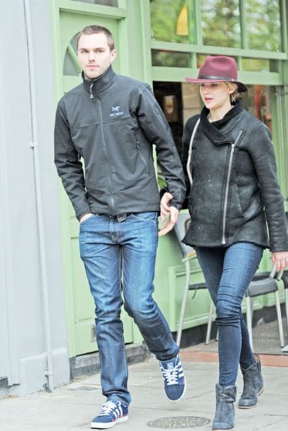 "Podemos salir, tener nuestras propias vidas y saber que nos tenemos el uno al otro", dijo la chica de los 'Juegos del Hambre' antes de su rompimiento.