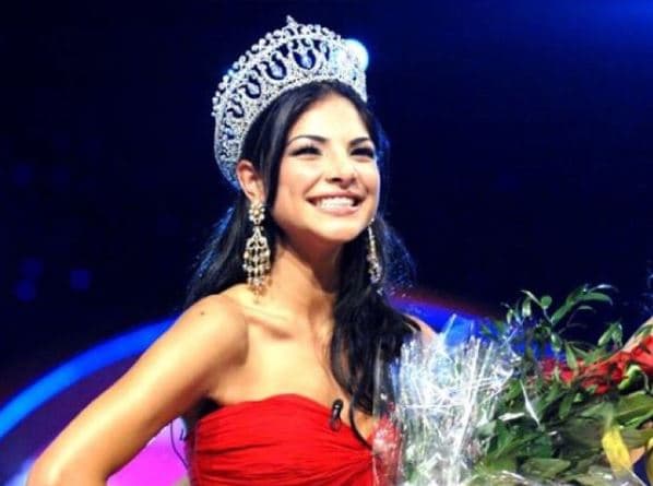 En el 2007 se convierte en la primera ganadora del popular concurso de belleza de Univision, Nuestra Belleza Latina y su vida da un cambio radical.
<br>