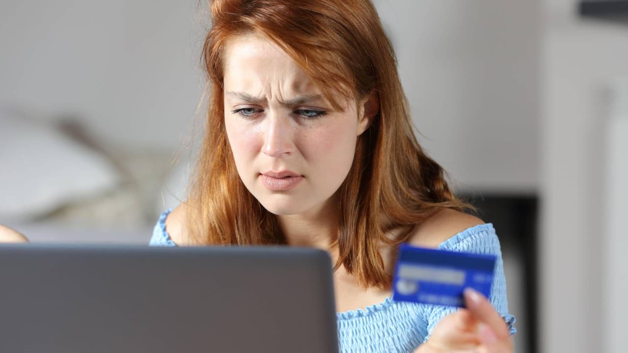 Aprende a cuidar tu tarjeta de crédito durante las vacaciones y evita fraudes o estafas