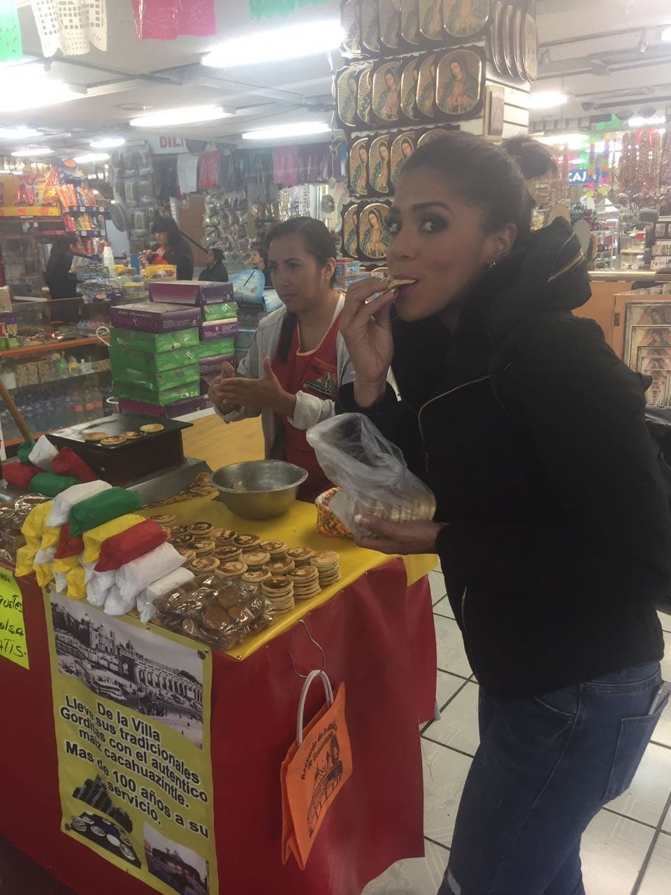 Francisca rompió la dieta y desde la primera mordida quedó fascinada con este pequeño manjar de la cocina prehispánica mexicana.