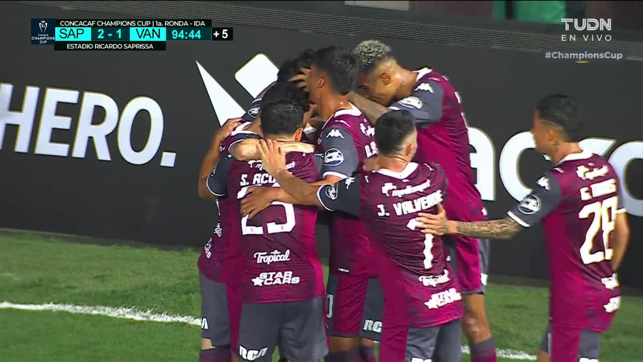 ¡Saprissa lo va a ganar! Gool de Ariel Rodríguez, 2-1 a favor de los de casa
