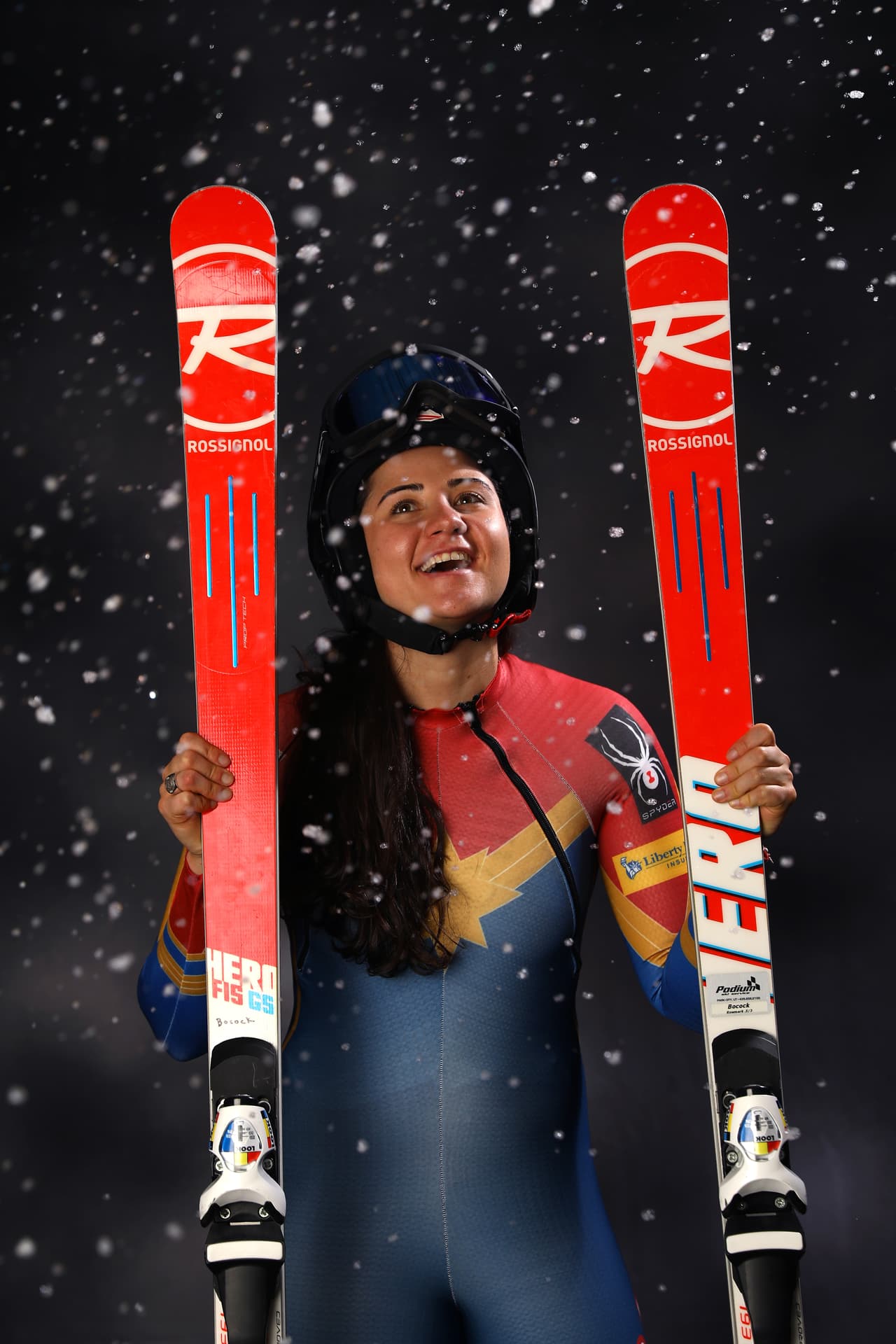El equipo de esquí de los Estados Unidos ha llamado la atención en Pyeongchang por sus uniformes. Algunas de sus deportistas llevan a Capitán Marvel en sus trajes, mientras que entre los hombres hay quienes se visten de Capitán América.