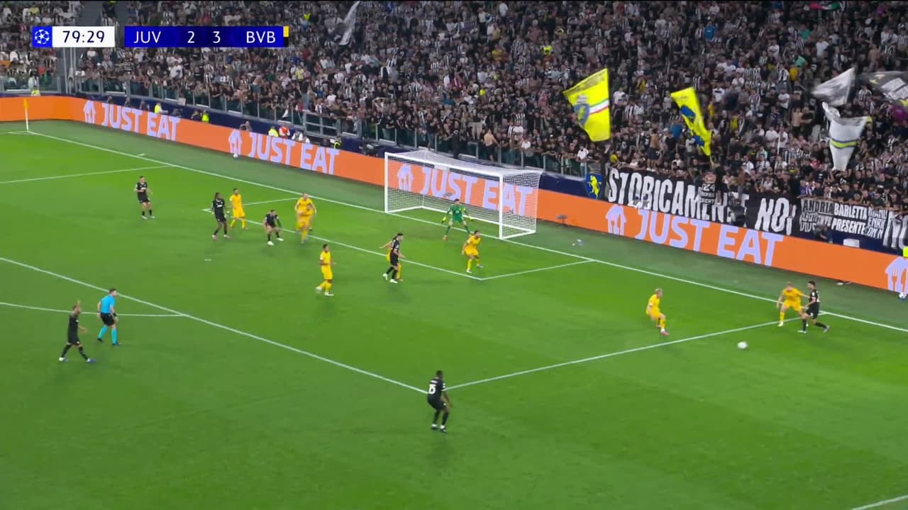 ¡TIRO ATAJADO! disparo por Kenan Yildiz.