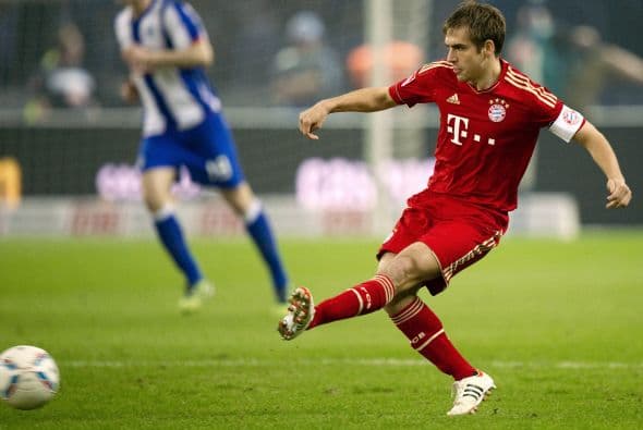 PHILIPP LAHM- Este alemán, capitán del Bayern Múnich y del equipo nacional de Alemania, pudo entrar en los primeros 10 puestos de los futbolistas mejor pagados al haber recibido en 2011 14.3 millones de euros (cerca de $18.8 millones).
