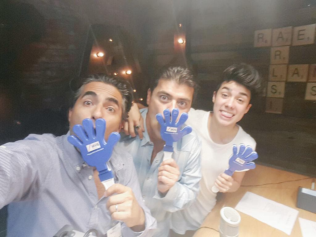 ¡Los amigos disfrutan los días de trabajo al máximo! (11 de septiembre).