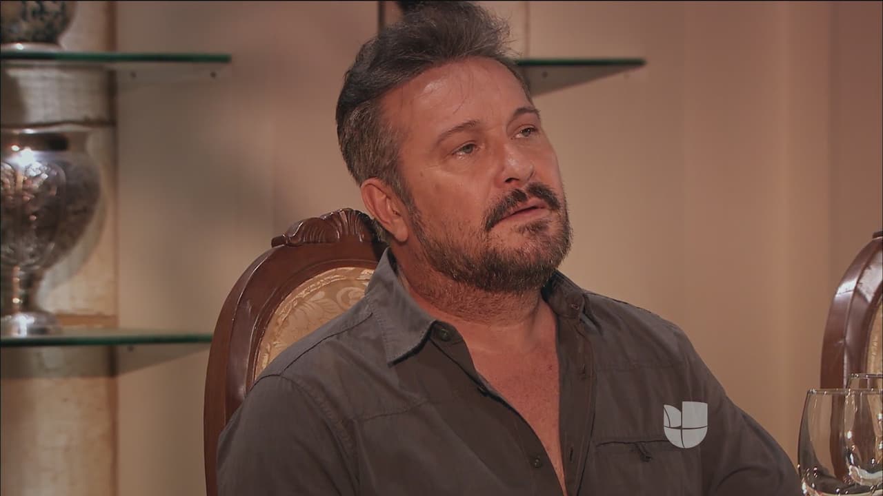 Tras la serie de tragedias que lo azotaron, ahora luce cansado y en los negocios no le ha ido nada bien. Aunque todavía conserva su cadena hotelera.