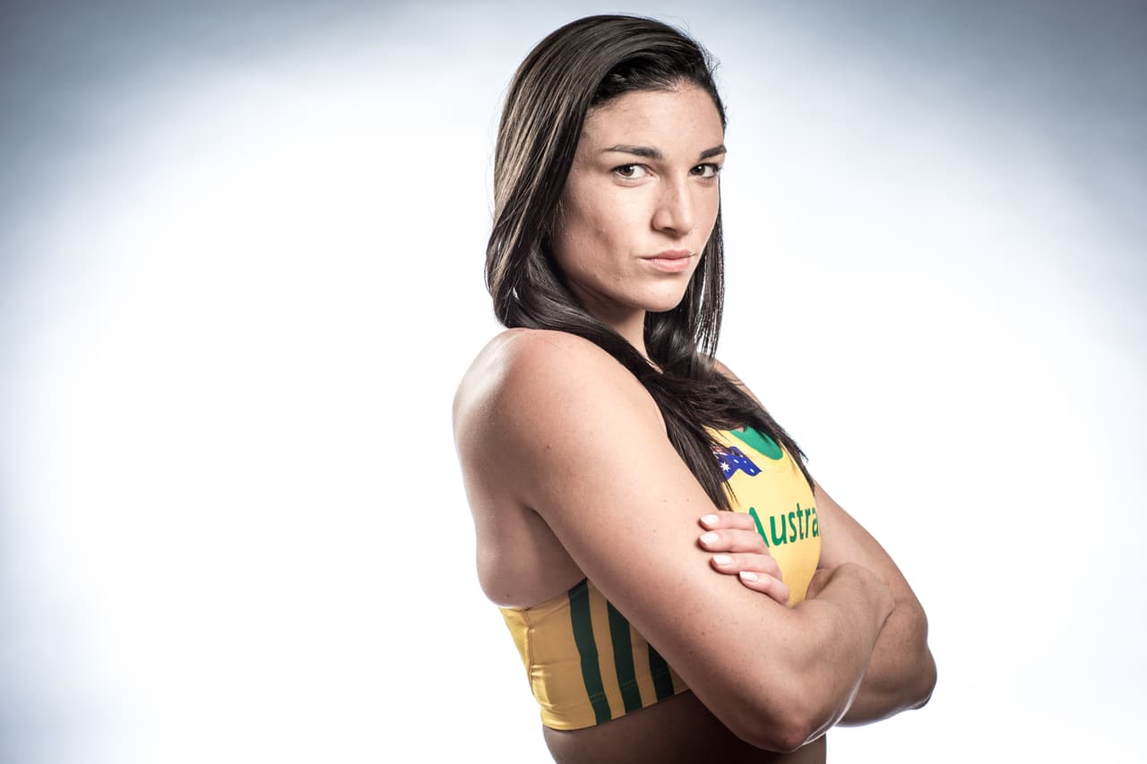 Jenneke se hizo popular por un 
<a href="http://www.univision.com/deportes/vuelve-el-baile-sexy-de-michelle-jenneke-a-las-pistas">sexy baile realizado antes de una competencia en 100 metros vallas</a>. Desde allí, su figura no pasa desapercibida en las pistas. Aunque apenas superó la primera ronda en las pasadas olimpiadas, a sus 23 años aún tiene mucha carrera para deleitar con su talento, su atlético cuerpo y bella sonrisa.