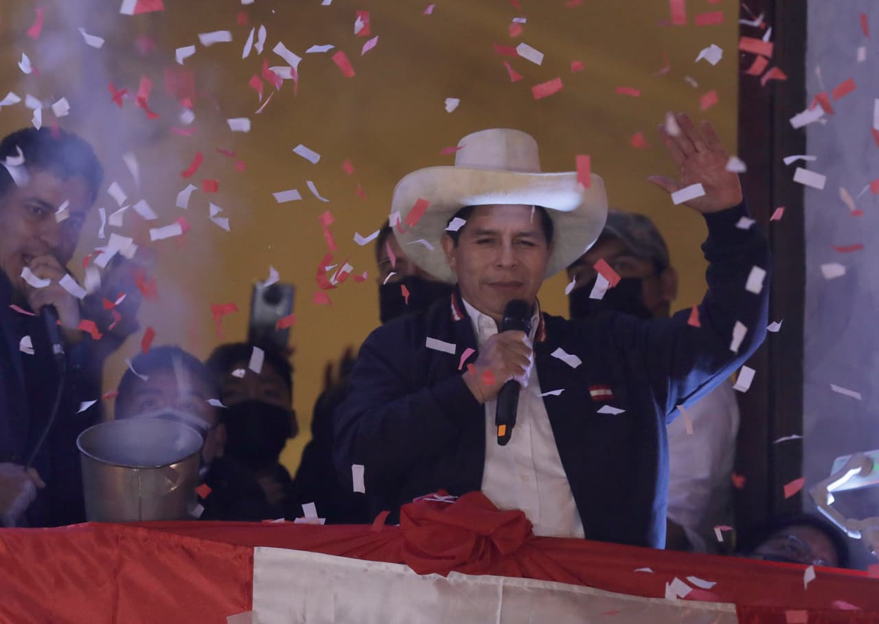Jurado Electoral de Perú declara oficialmente ganador de las elecciones presidenciales al izquierdista Pedro Castillo