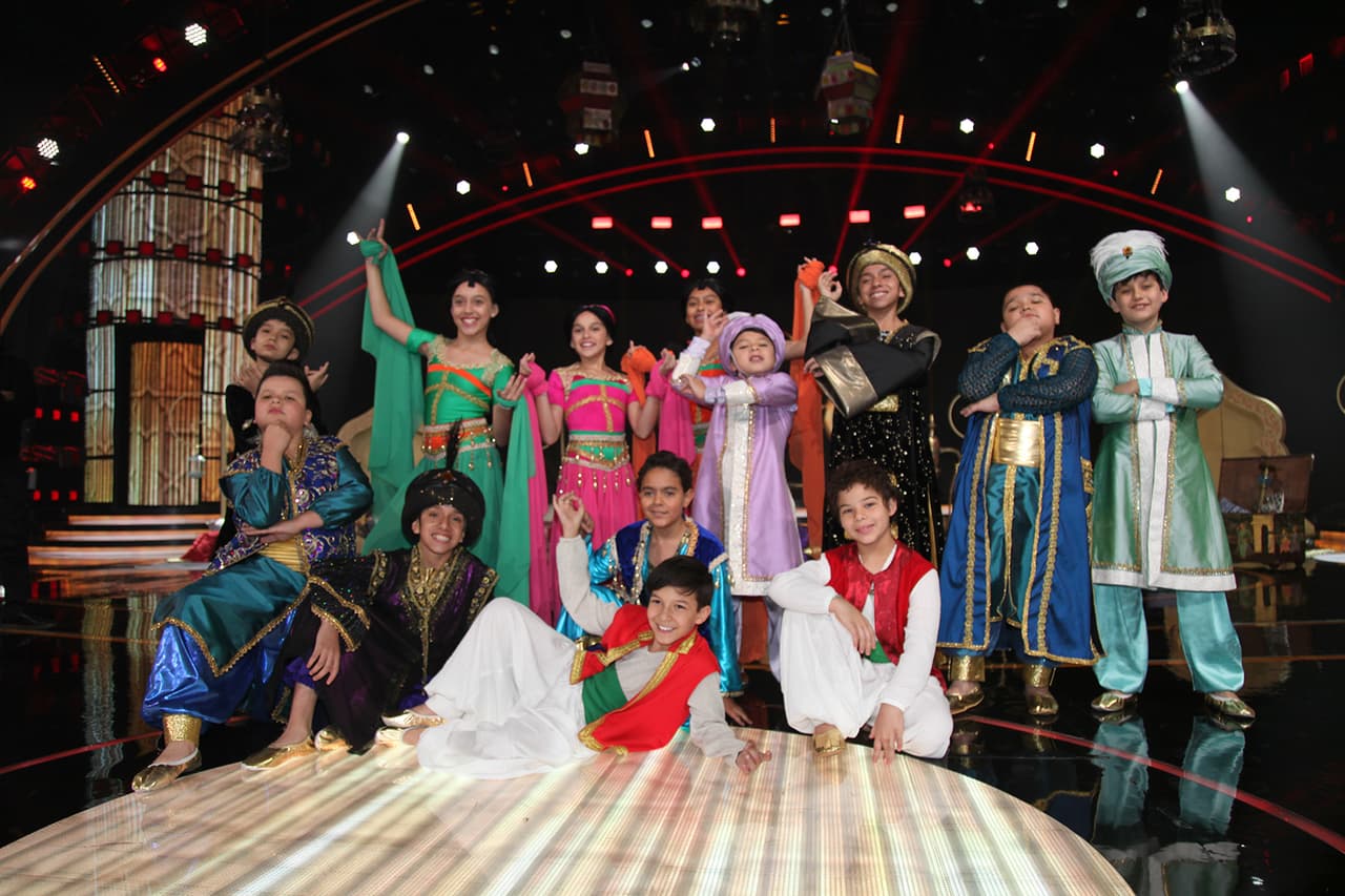 Esta noche hubo un número especial de la pelicula 'Aladdín', en la que participaron Sara, Paulo, Yamil y Ramón como parte del número.