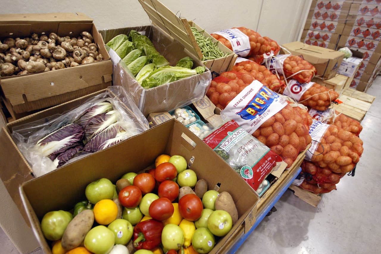 Registran aumento de personas que visitan bancos de alimentos en el centro de Texas