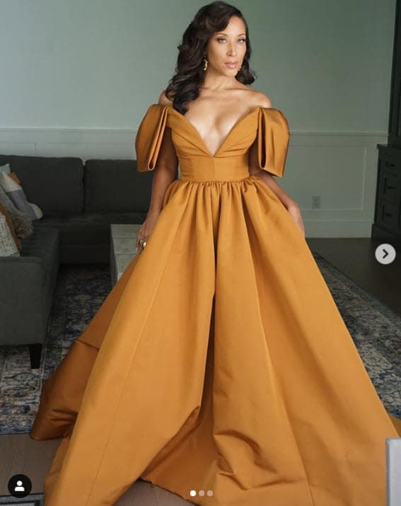 La actriz Robin Thede derrochó elegancia con un diseño de Christian Siriano.