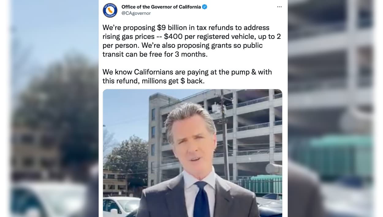 A finales de marzo de 2020, el gobernador
<a href="https://www.univision.com/local/los-angeles-kmex/gobernador-de-california-propone-entregar-tarjetas-de-400-como-ayuda-por-el-aumento-del-precio-de-la-gasolina-video" target="_blank">Newsom anunció una ayuda económica de $400</a> para que los californianos pudieran compensar los altos precios de la gasolina.
