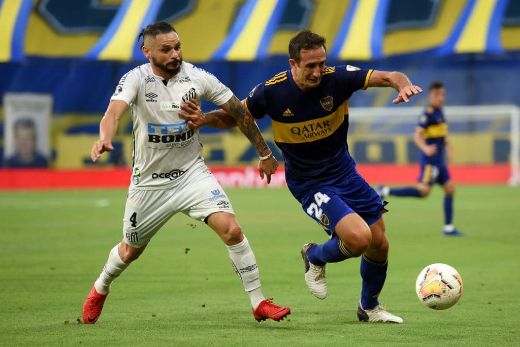 Sin ventaja para nadie, Boca y Santos deberán resolver la eliminación en Brasil tras el empate 0-0 del día de hoy en la Bombonera.