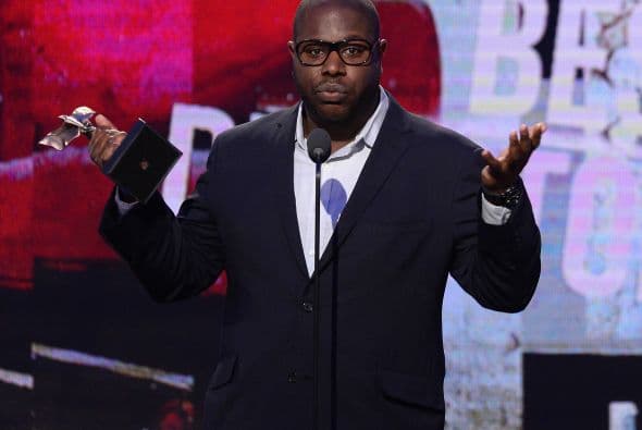 Steve McQueen triunfó como Mejor Director por esta cinta. Mira aquí los videos más chismosos.