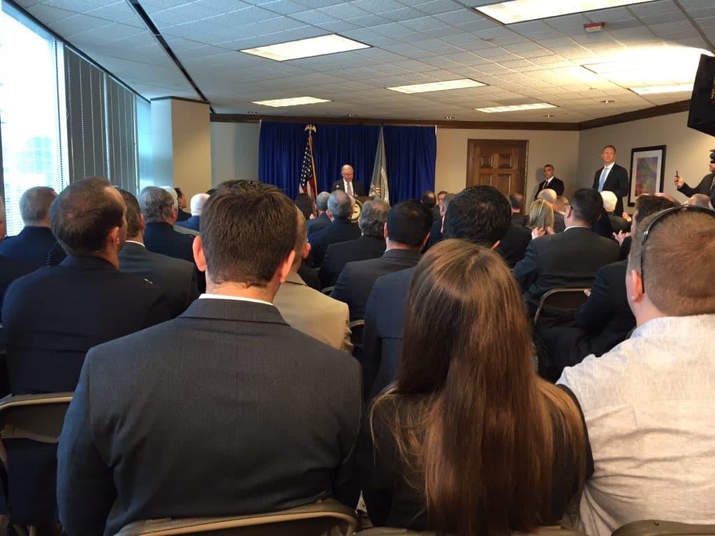 Sessions dio un mensaje frente a la prensa y líderes locales de Texas en el que elogió la gestión del presidente en temas migratorios. “Finalmente estamos enfrentando seriamente la inmigración ilegal”, dijo.