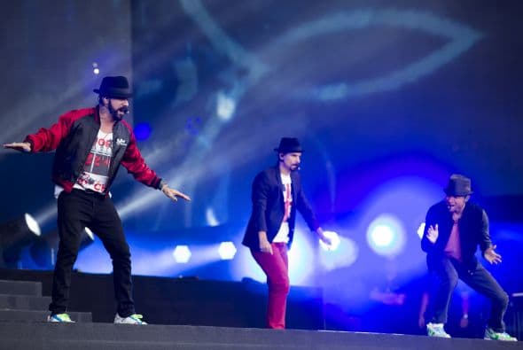 13. Backstreet Boys; 410,876 dólares; 49.34 dólares.