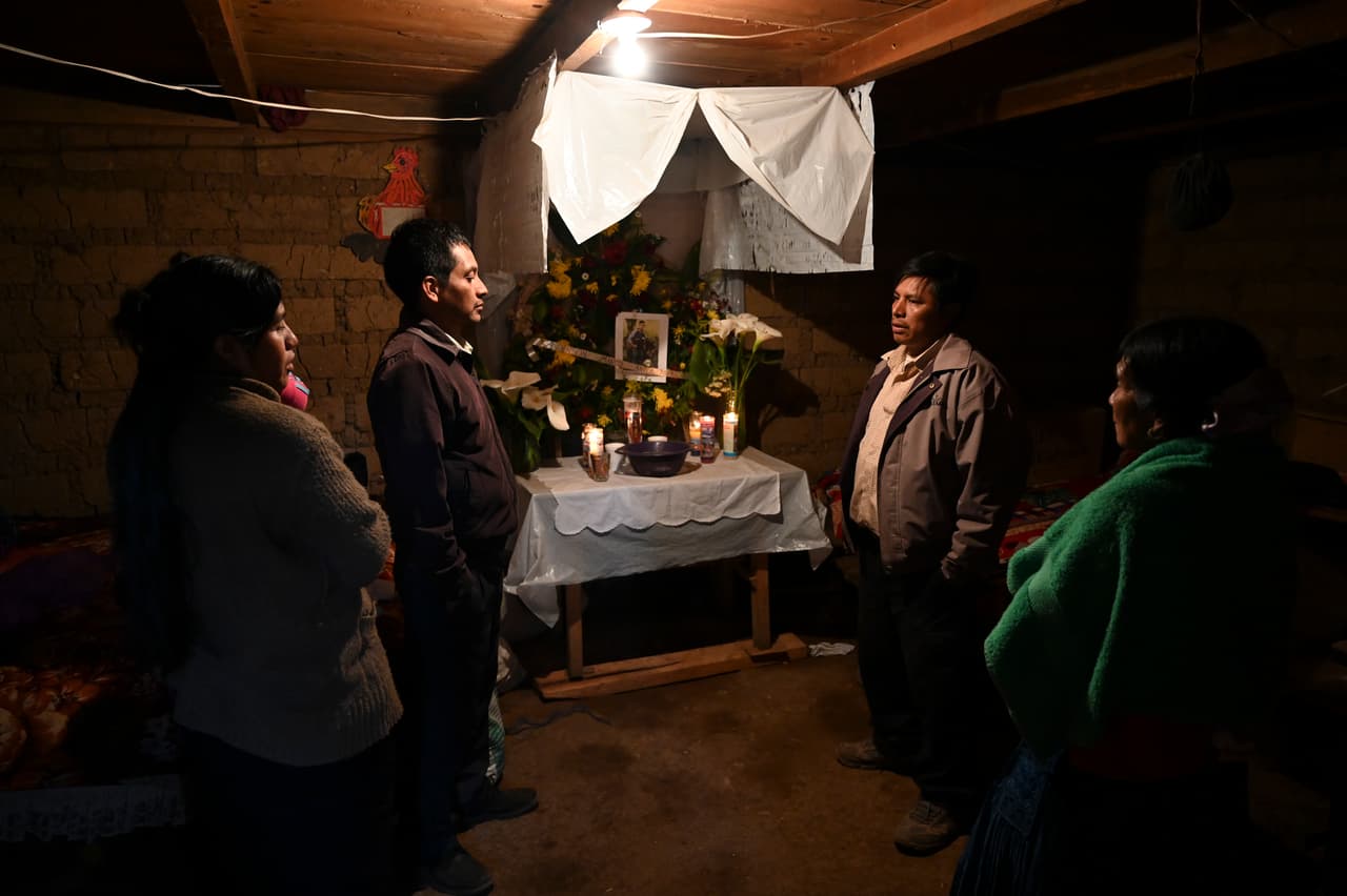 Aunque en Comitancillo ya han dado por muertos a sus familiares, la Cancillería de Guatemala ha asegurado que la confirmación de todos los nombres de los fallecidos podría tomar meses porque 
<b>en algunos casos los restos hallados son casi cenizas.</b> La Fiscalía de Tamaulipas no ha informado a Guatemala los nombres de los dos ciudadanos de ese país que ya pudieron ser identificados.