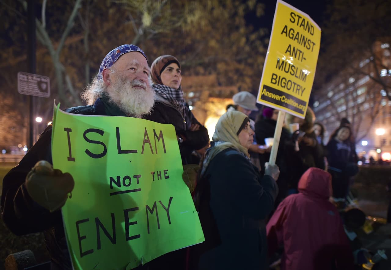 Manifestantes contra el prejuicio con los musulmanes