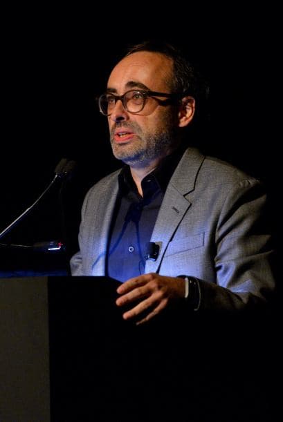 Gary Shteyngart: "Leonard Nimoy ha muerto. He puesto mi phaser en "llorar".