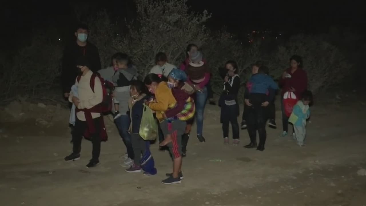 <b>En video.</b> La necesidad de migrar hace que muchas personas caigan en manos de los "coyotes" o incluso de los cárteles que se disputan las rutas para estos traslados, que representan millones de dólares.