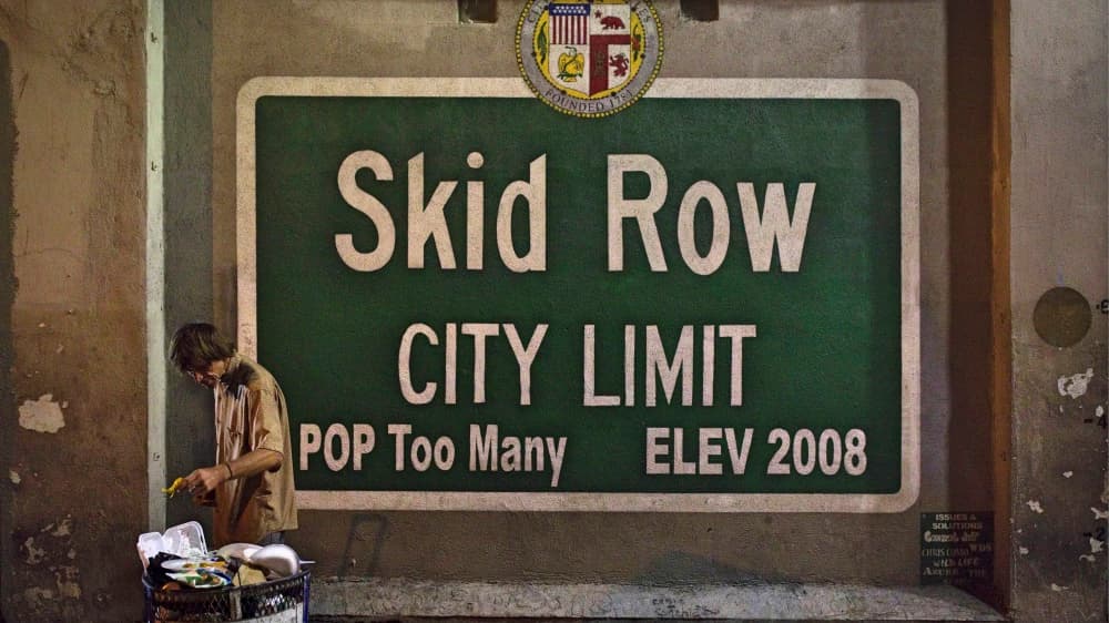 Skid Row, en el centro de Los Ángeles, es la zona de mayor concentración de indigentes en Estados Unidos. Ahí habitan casi la mitad de los más de 34,000 que hay en la ciudad.