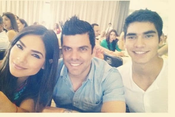 Alejandra se muestra feliz con sus dos grandes amores.