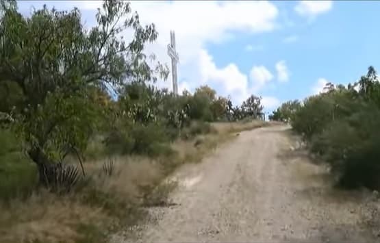 Una de los deseos que dejó Antonio Aguilar antes de morir, fue que fuera sepultado en su rancho 'El Soyate', en Villanueva Zacatecas, en la cima de un monte que está cerca del rancho donde vivió sus últimos días.