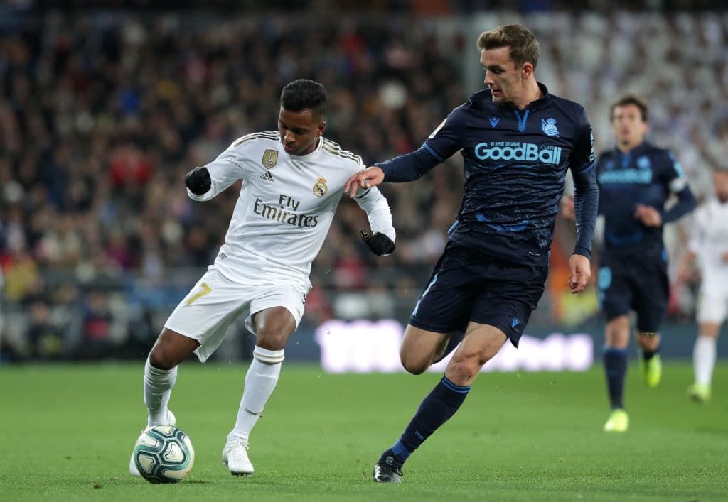 Con goles de Karim Benzema, Federico Valverde y Luka Modric, el Real Madrid sigue con la presión sobre el Barcelona.